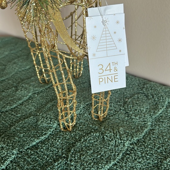 Beautiful 34th & Pine Gold Glitter Reindeer Shimmer NEW - Picture 8 of 11